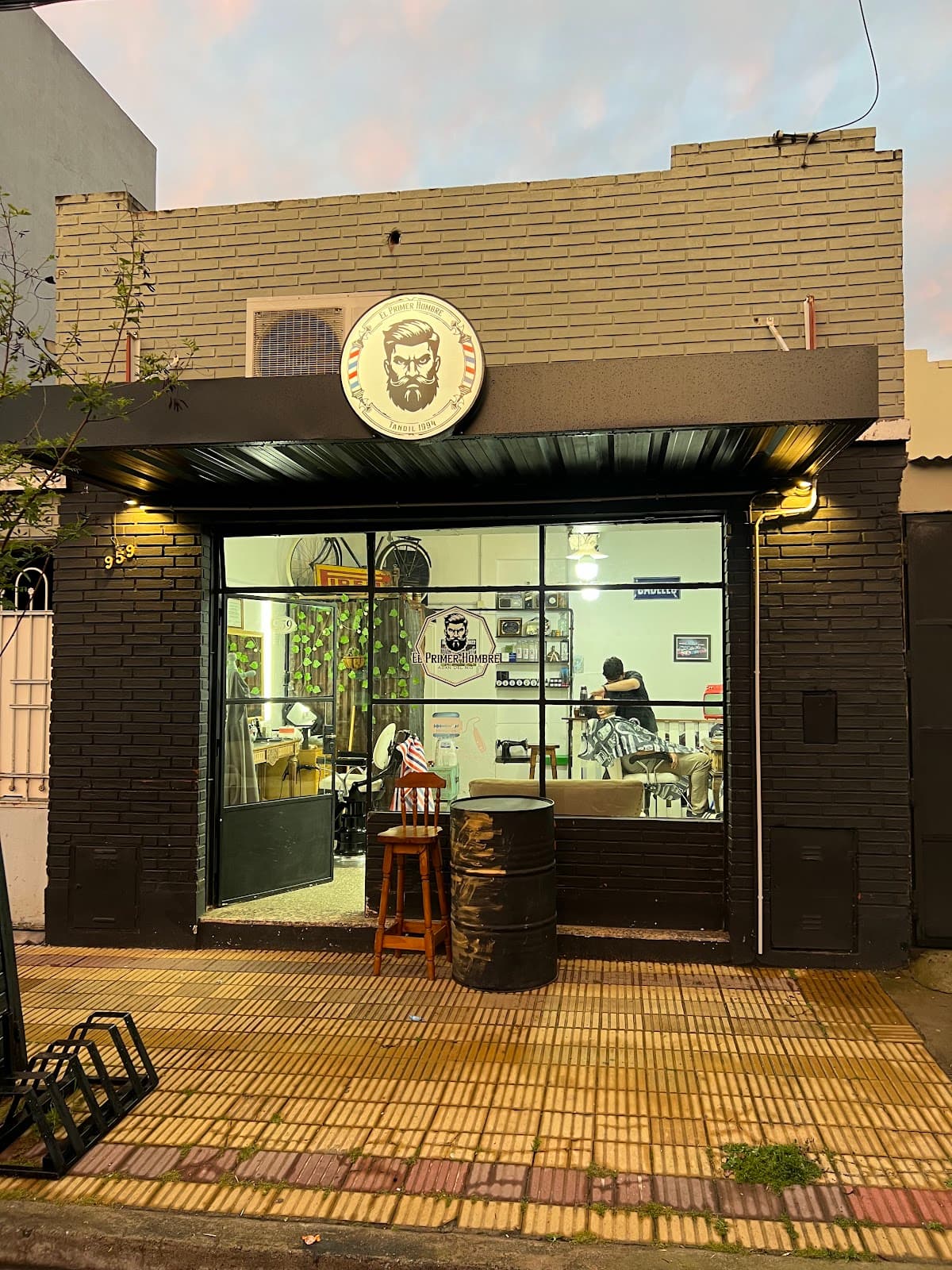 El Primer Hombre 💈💇🏻♂️