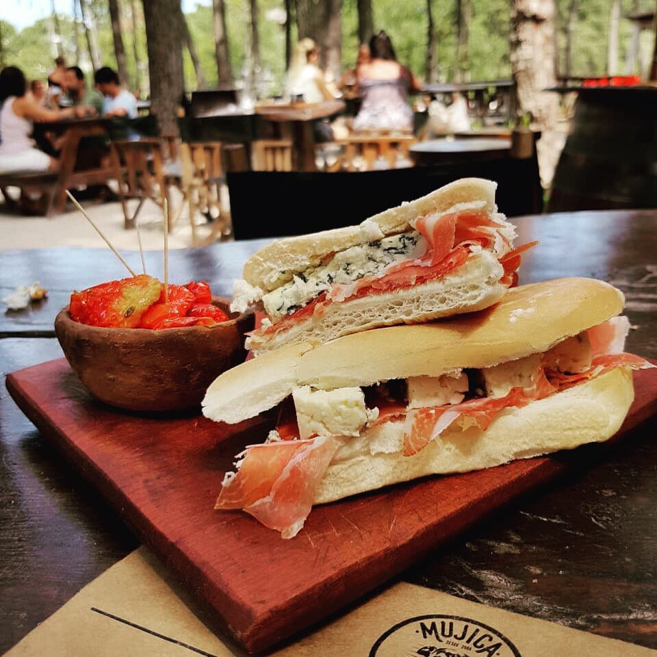 Mujica • Almacén Criollo