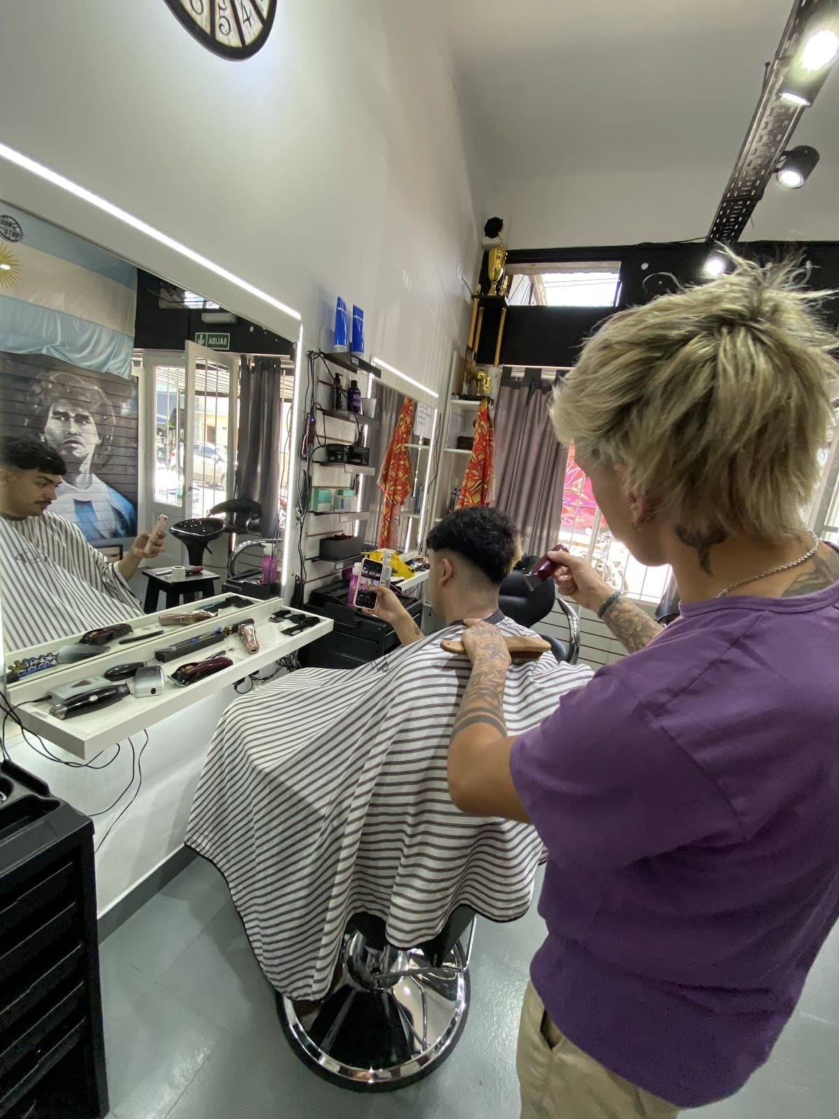 MyD peluqueria e indumentaria